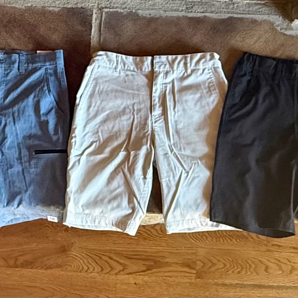 Boys shorts like new - Picture 10 of 16